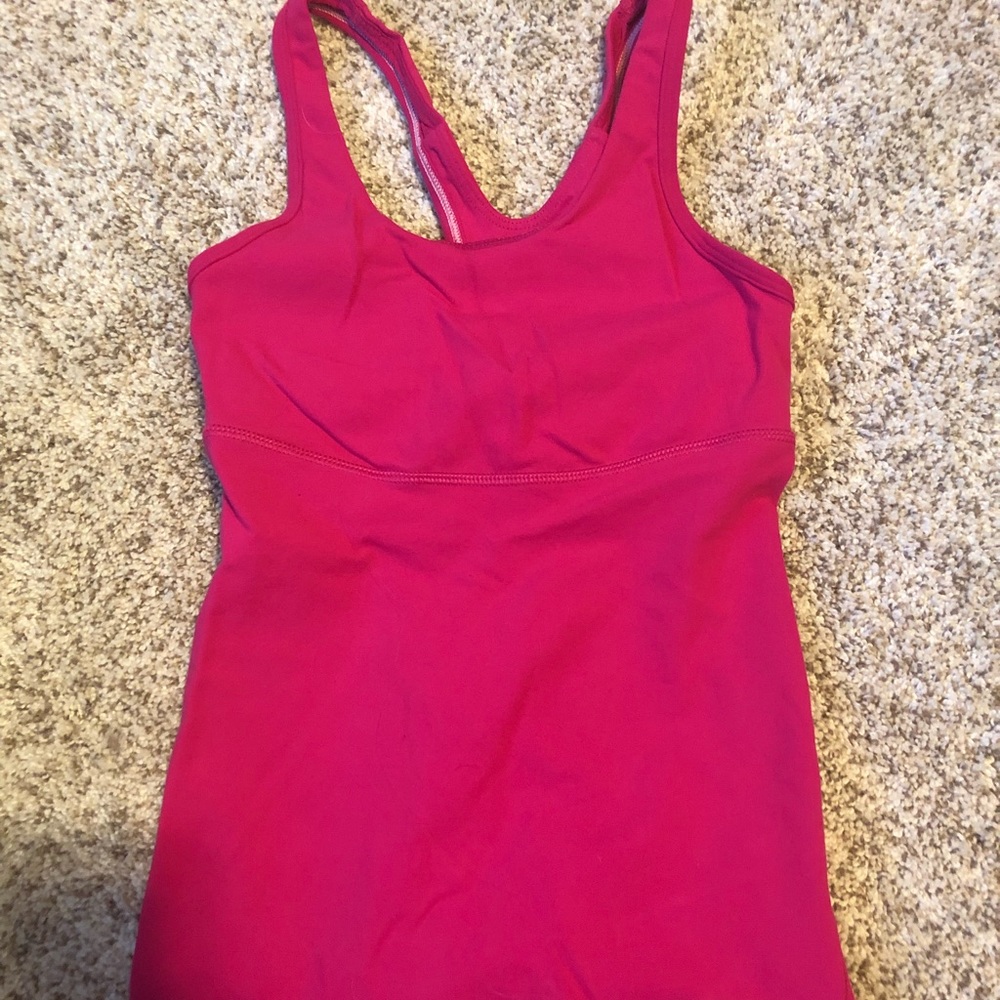 Lululemon tank top w/ built in bra